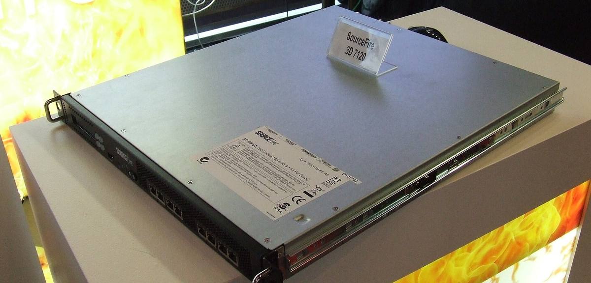 Bezpečnostní zařízení Cisco Sourcefire 3D 7120 na výstavním stánku